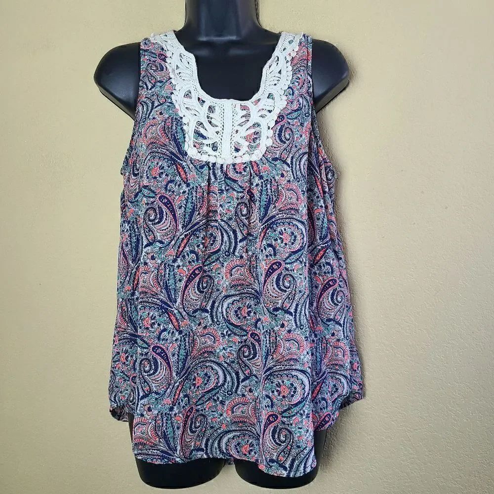 Collective Concepts Sleeveless Paisley Top